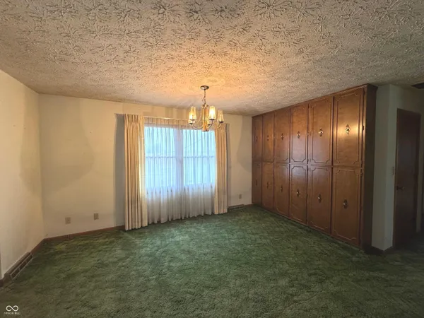 $249,900 | 970 North Street, Mays, IN 46155