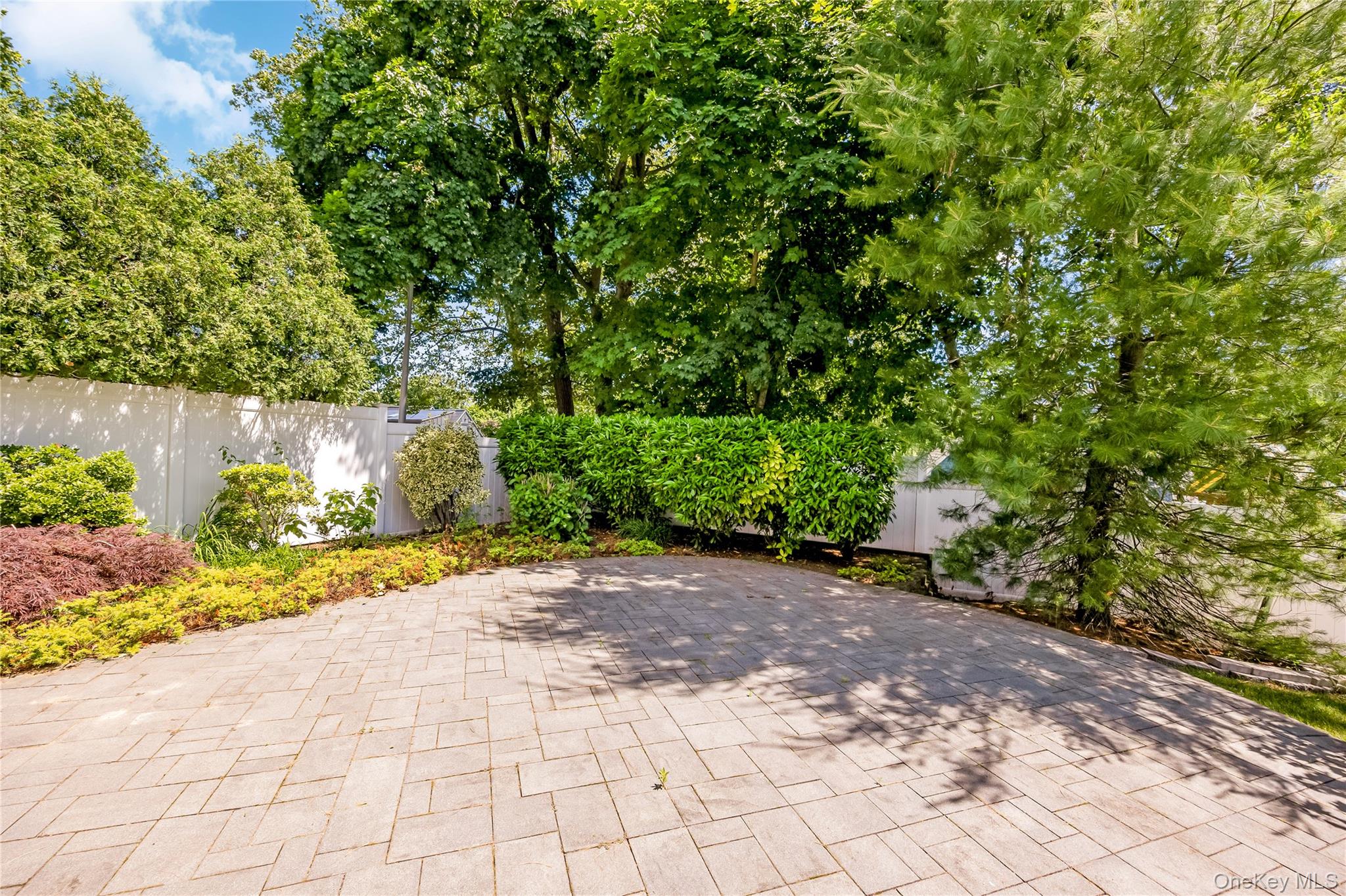 34 Ridge Road Farmingdale, NY 11735 - Photo 26 of 34