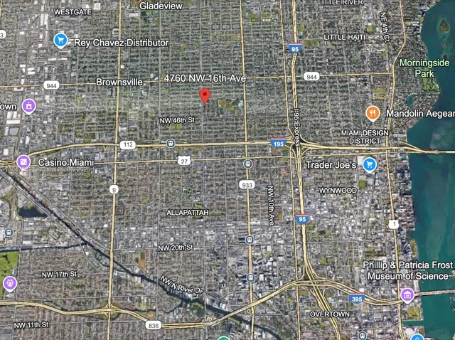 a view of entryway with a front door