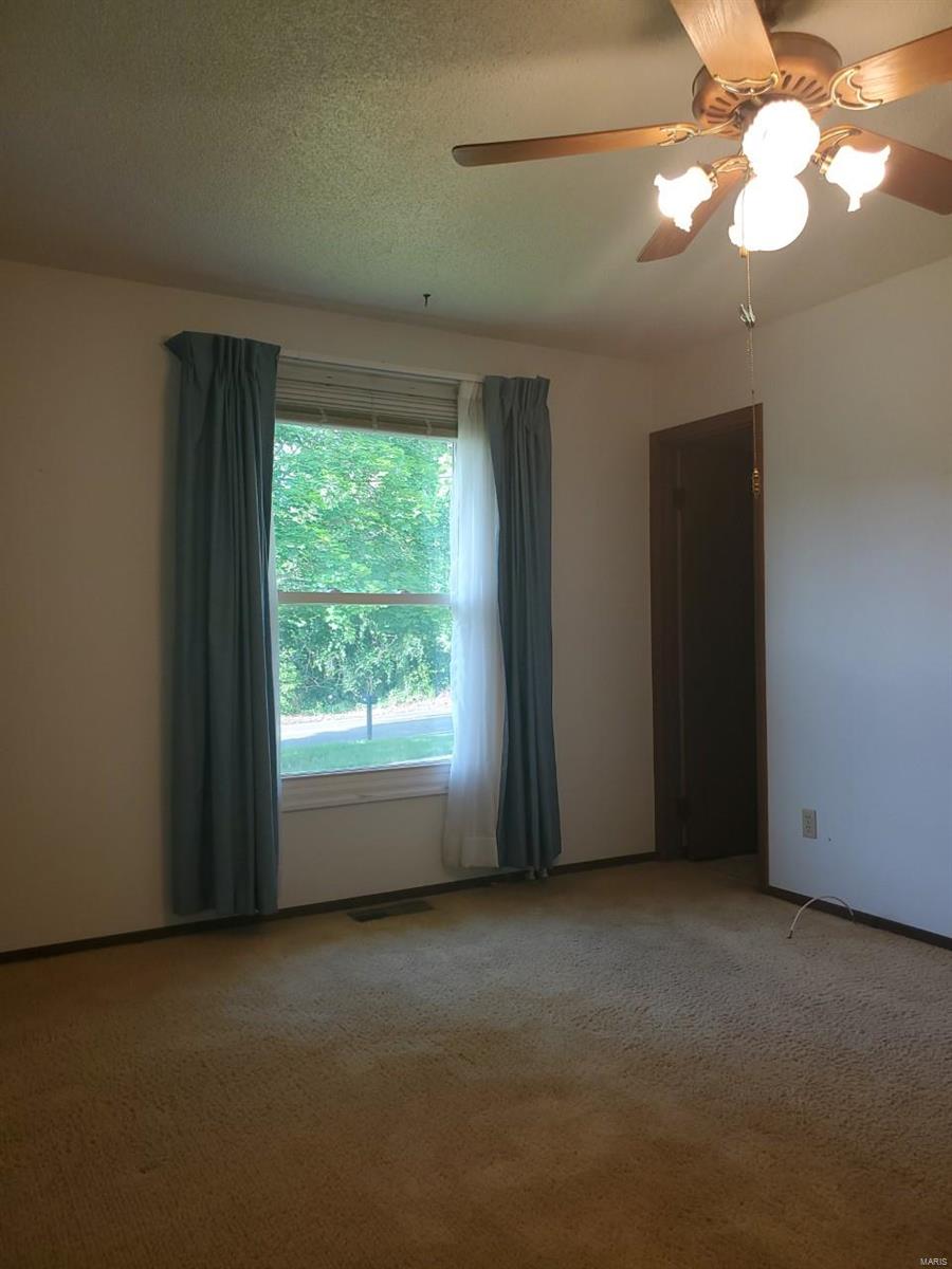 3567 Yaeger Road St. Louis, MO 63129 - Photo 8 of 13 Gallery Image 8
