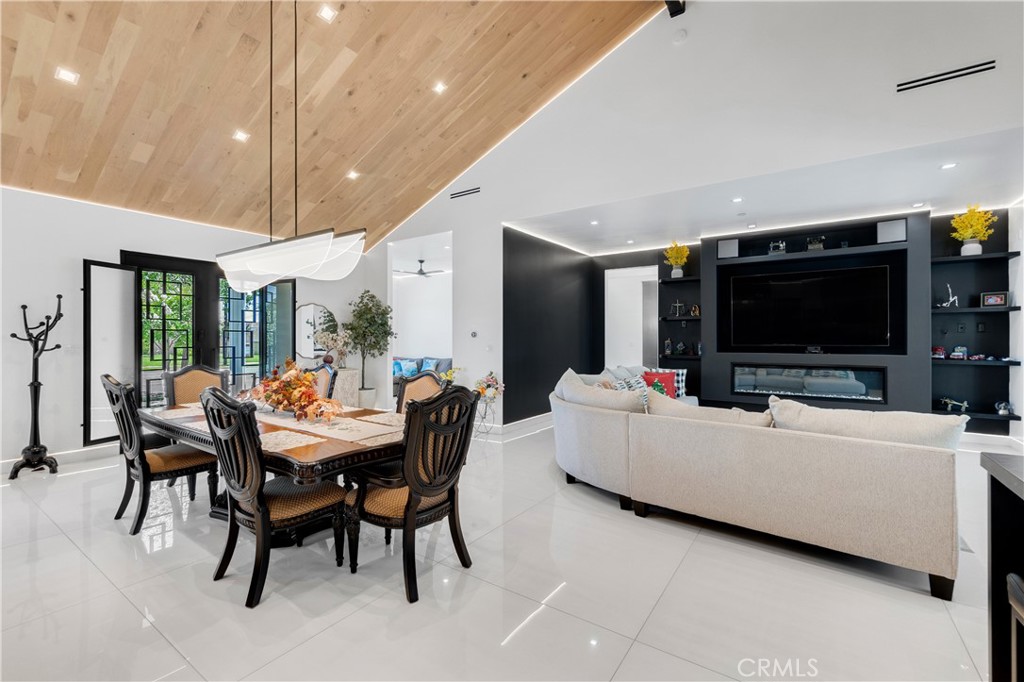 9509 Downey Avenue Downey, CA 90240 - Photo 11 of 42