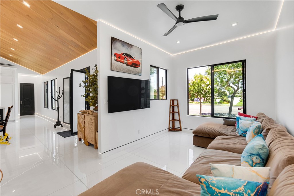 9509 Downey Avenue Downey, CA 90240 - Photo 26 of 42