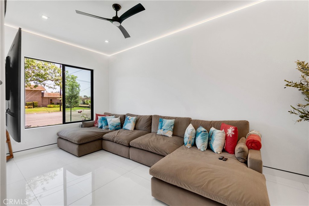 9509 Downey Avenue Downey, CA 90240 - Photo 28 of 42