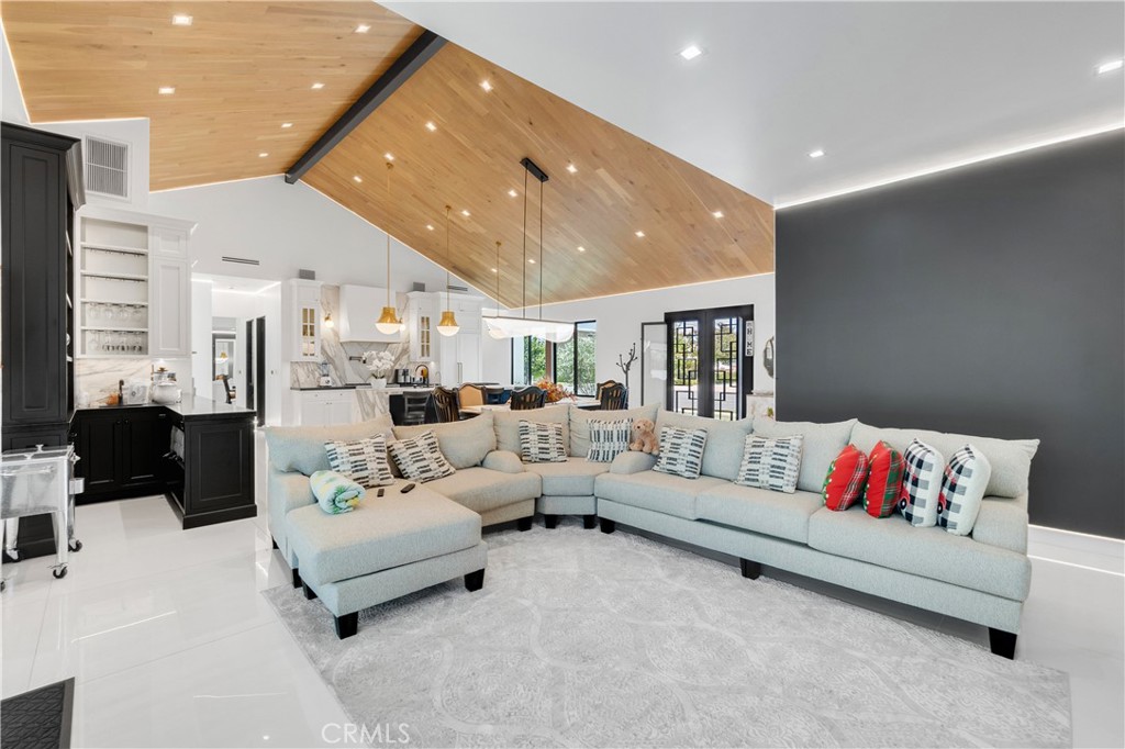 9509 Downey Avenue Downey, CA 90240 - Photo 6 of 42