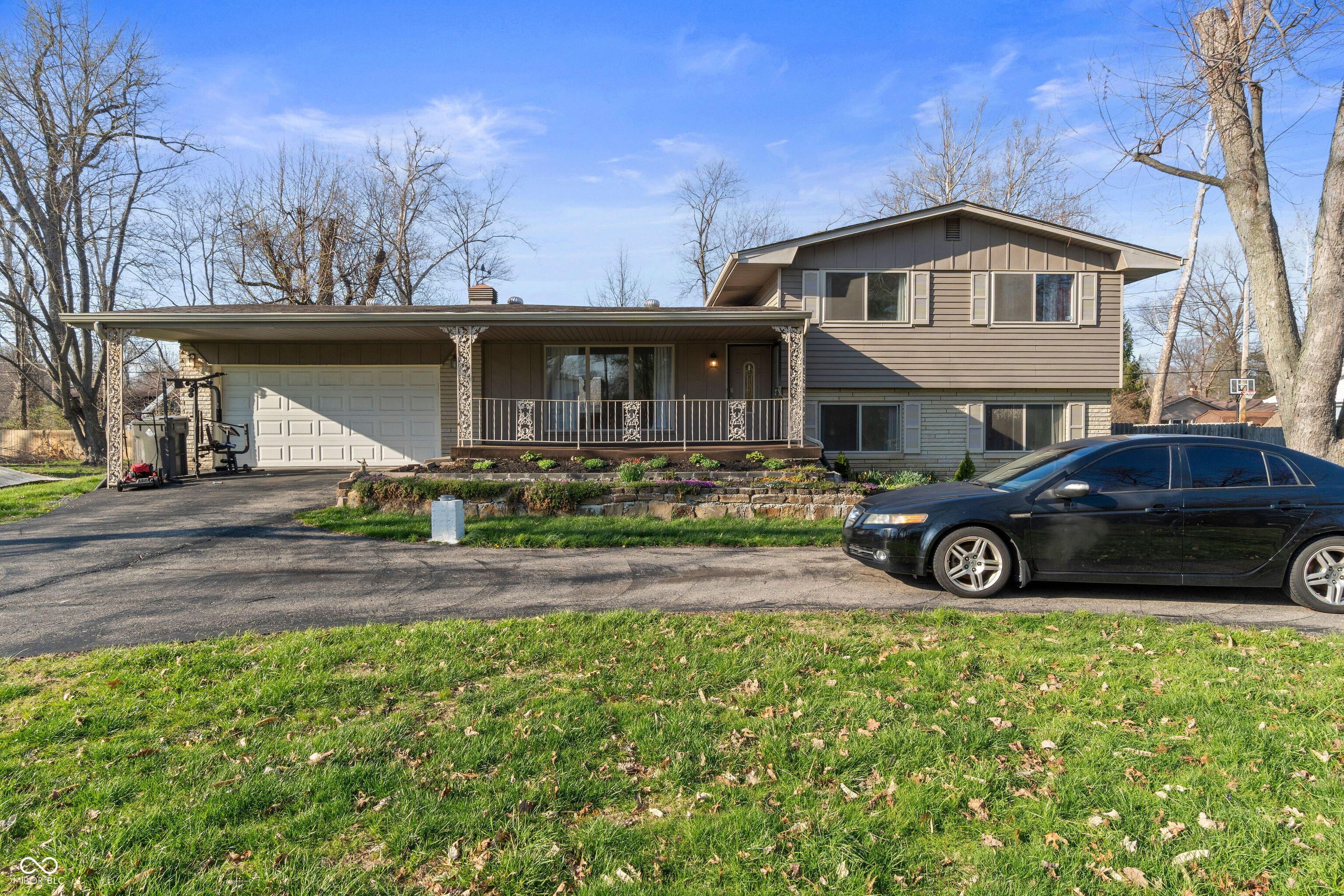 406 Griffin Road Indianapolis, IN 46227 - Photo 2 of 24 Gallery Image 2