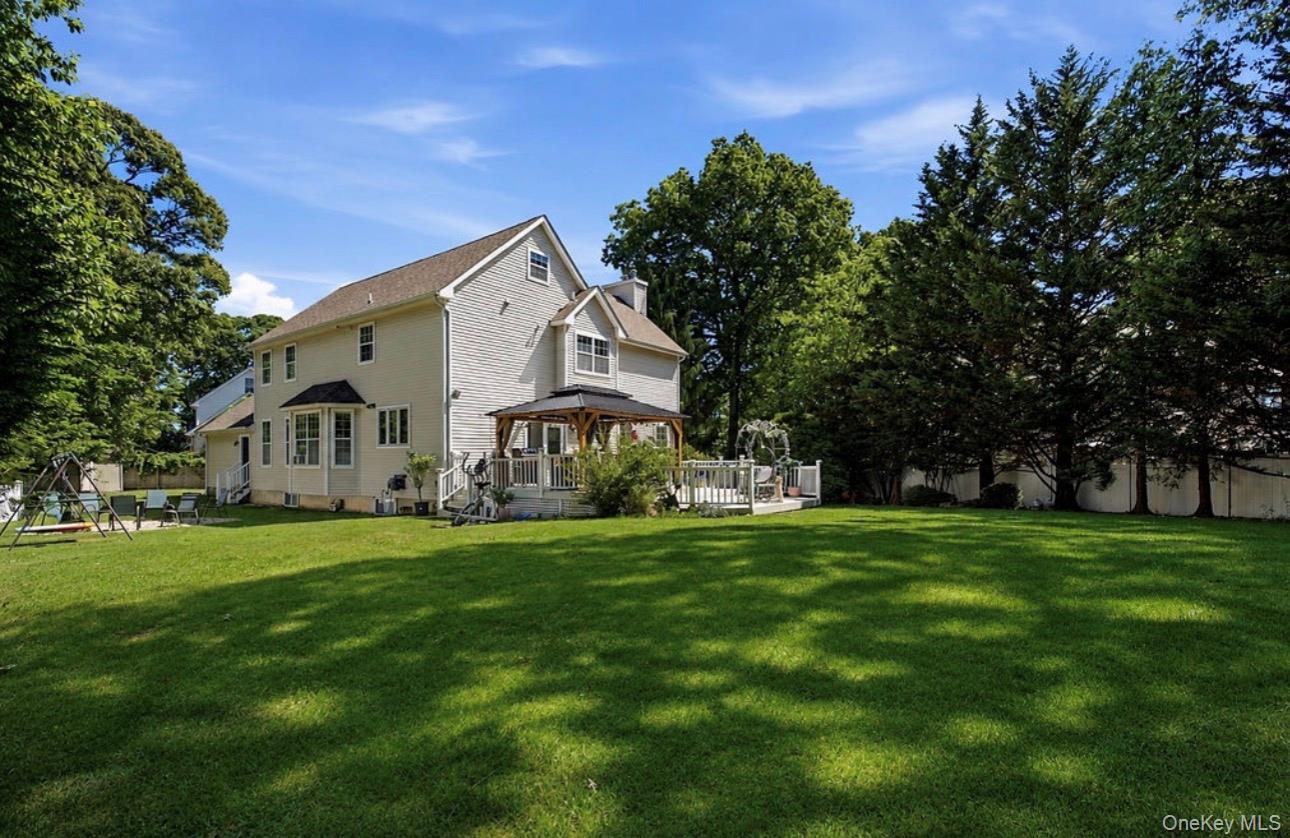 10 Chapel Hill Road Lake Grove, NY 11755 - Photo 6 of 18