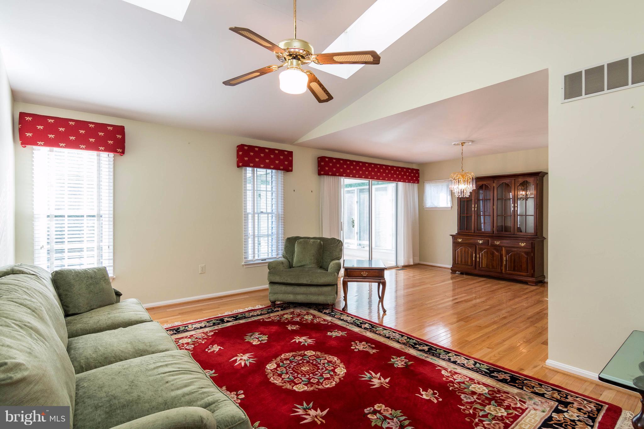 869 Rudder Way Annapolis, MD 21401 - Photo 10 of 27 Living Room