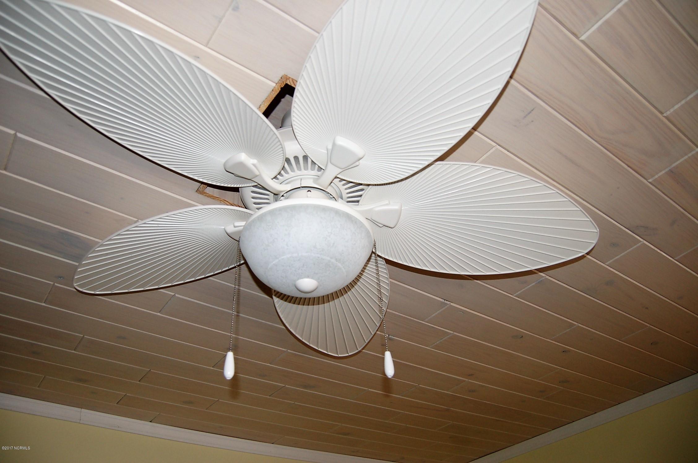706 Stately Pines Road New Bern, NC 28560 - Photo 25 of 28 Kitchen features recessed lighting as well as a beautiful ceiling fan.