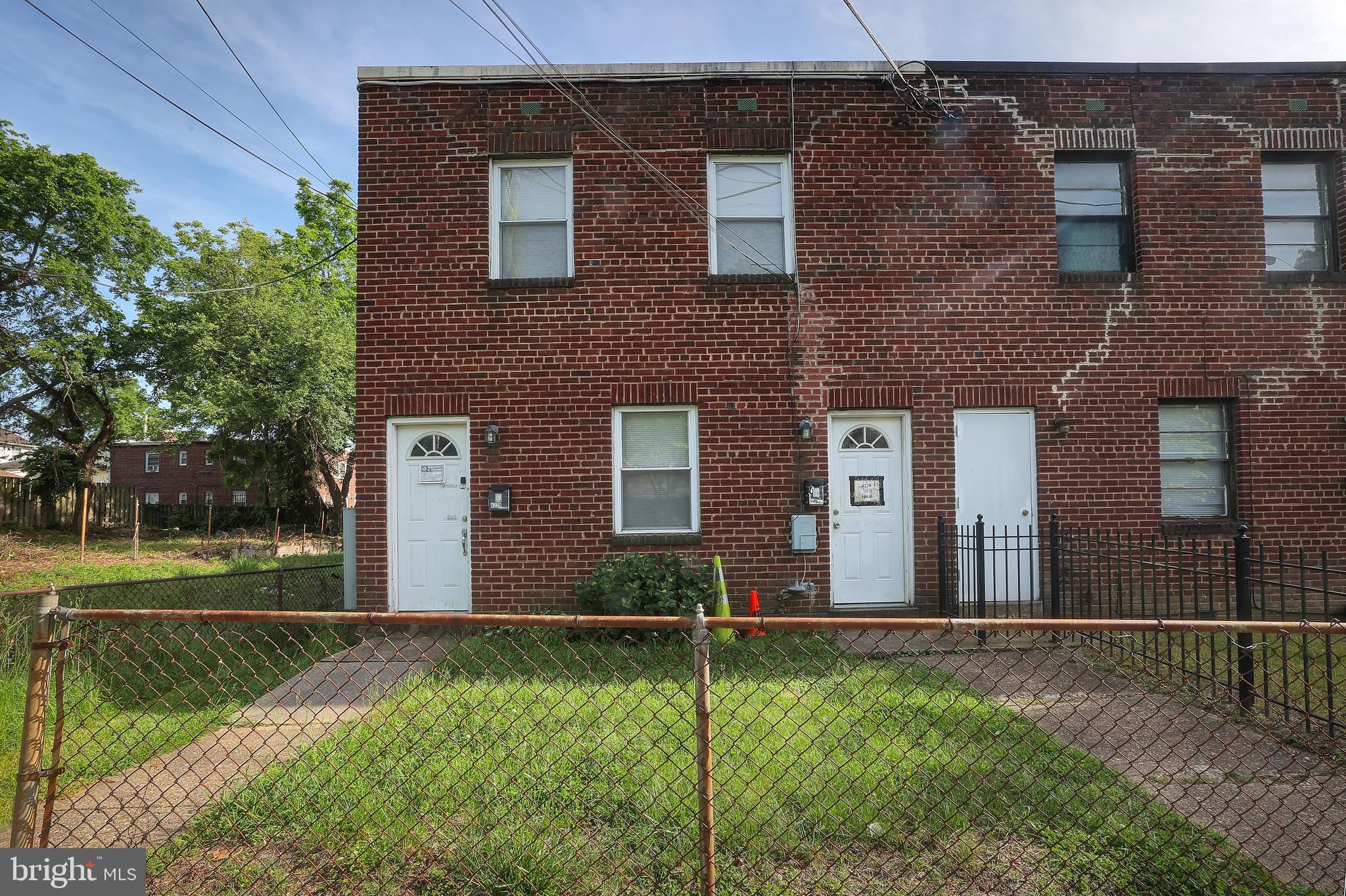 4229 Dix St Northeast  