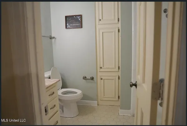 $249,500 | 1432 Tracewood Drive, Jackson, MS 39211