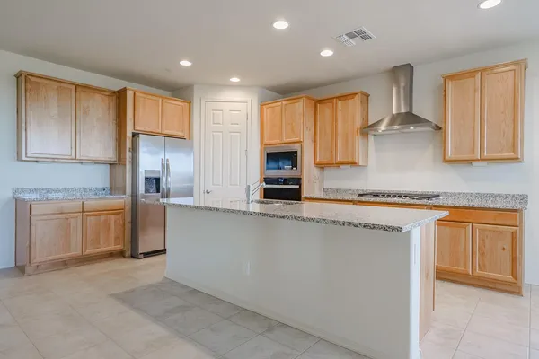 $2,600 | 13715 West Calle De Baca, Peoria, AZ 85383