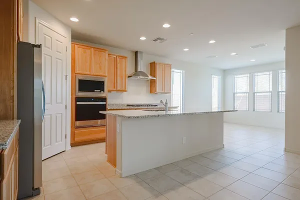 $2,600 | 13715 West Calle De Baca, Peoria, AZ 85383