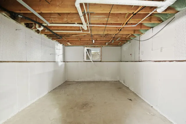 $179,900 | 113 Hayes Avenue, Endicott, NY 13760