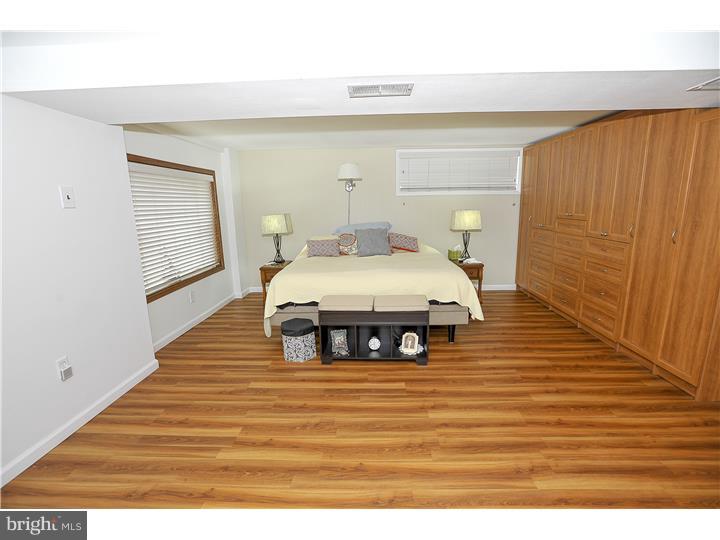 203 Abbott Road Hatboro, PA 19040 - Photo 11 of 20 Bedroom - Main