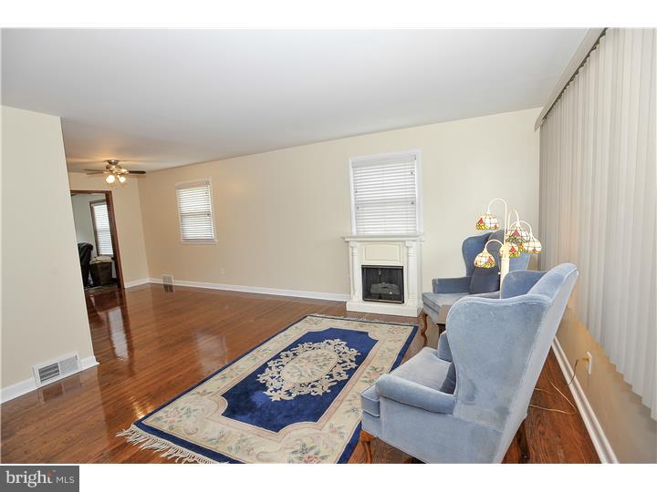 203 Abbott Road Hatboro, PA 19040 - Photo 7 of 20 Living Room