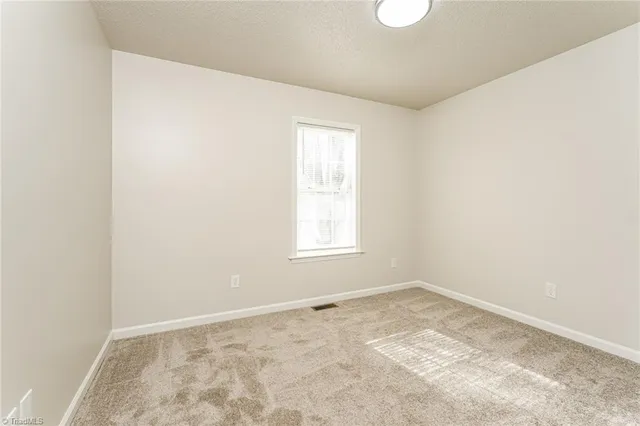 $1,625 | 1 Savannah Lane, Thomasville, NC 27360