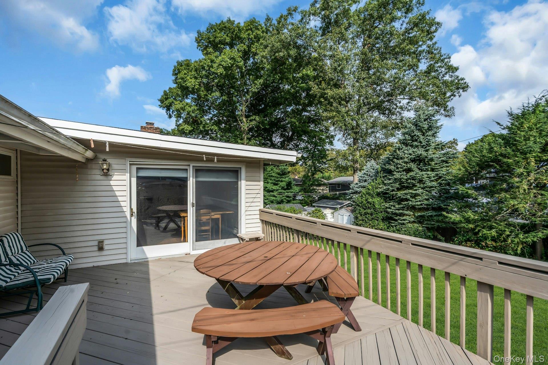 23 Redleaf Lane Commack, NY 11725 - Photo 15 of 38 Gallery Image 15