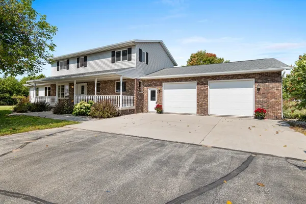 $799,000 | 212 Apple Blossom Lane, Manitowoc, WI 54220