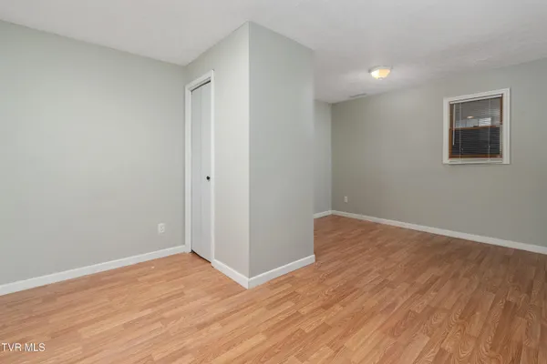 $1,000 | 601 Fairview Avenue, Unit 3, Kingsport, TN 37660