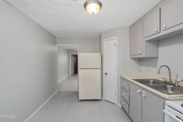 $1,000 | 601 Fairview Avenue, Unit 3, Kingsport, TN 37660