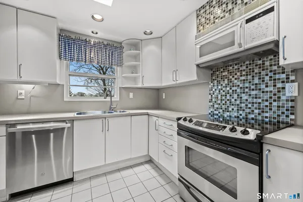 $675,000 | 19 Lyncrest Drive, Norwalk, CT 06851