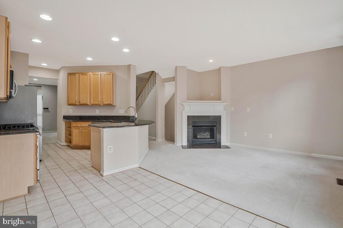 46220 Walpole Terrace Sterling, VA 20165 - Photo 15 of 40