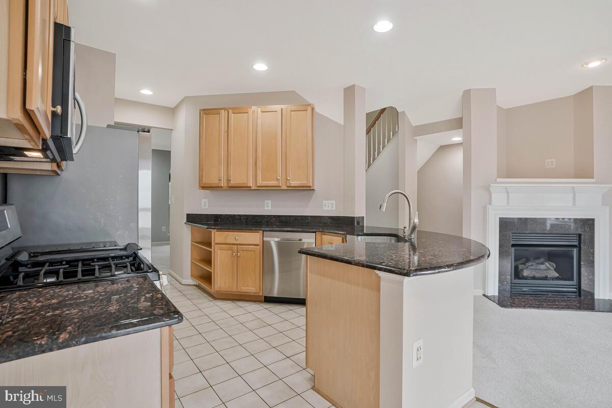 46220 Walpole Terrace Sterling, VA 20165 - Photo 18 of 40