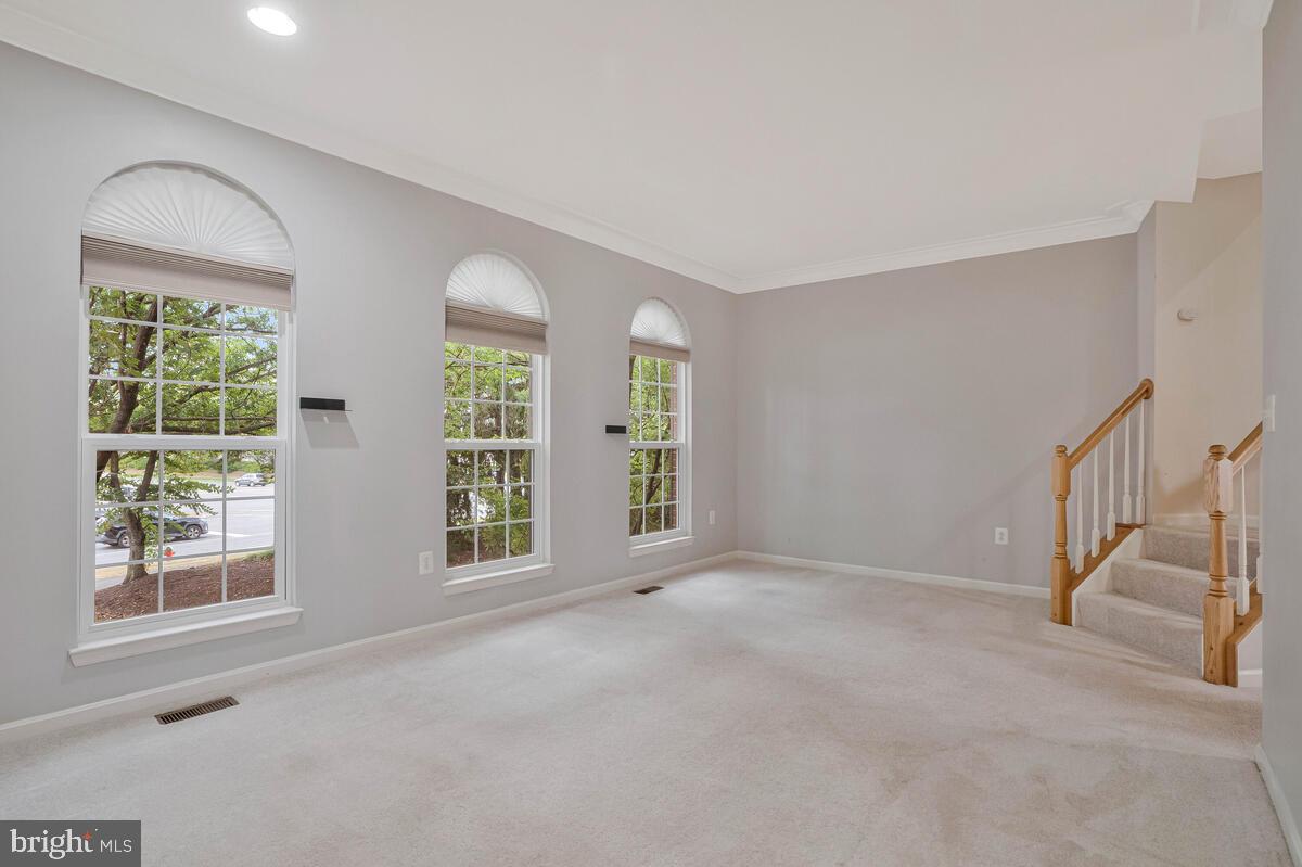 46220 Walpole Terrace Sterling, VA 20165 - Photo 23 of 40