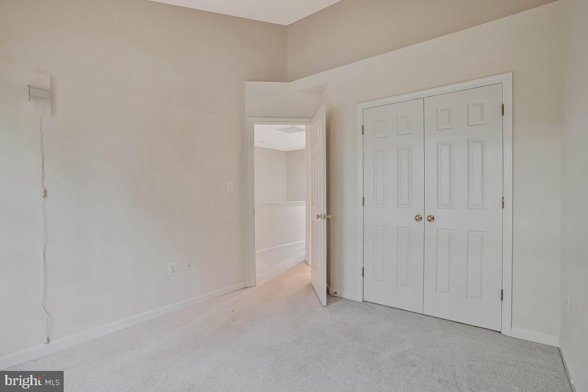 46220 Walpole Terrace Sterling, VA 20165 - Photo 37 of 40