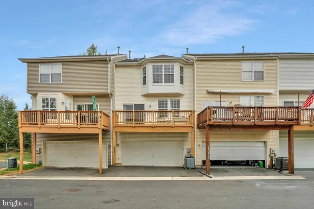 $565,000 | 46220 Walpole Terrace, Sterling, VA 20165