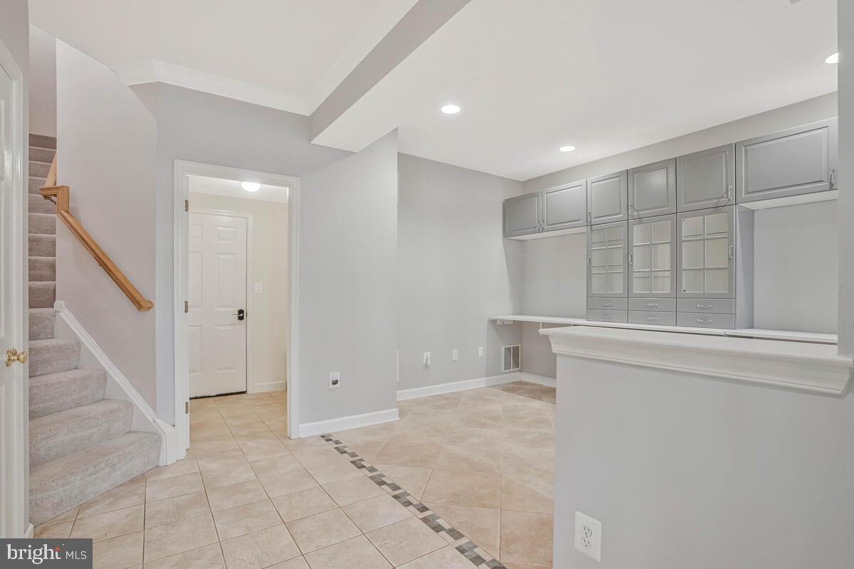 46220 Walpole Terrace Sterling, VA 20165 - Photo 5 of 40