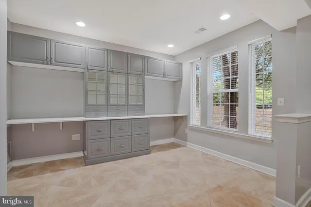 $565,000 | 46220 Walpole Terrace, Sterling, VA 20165