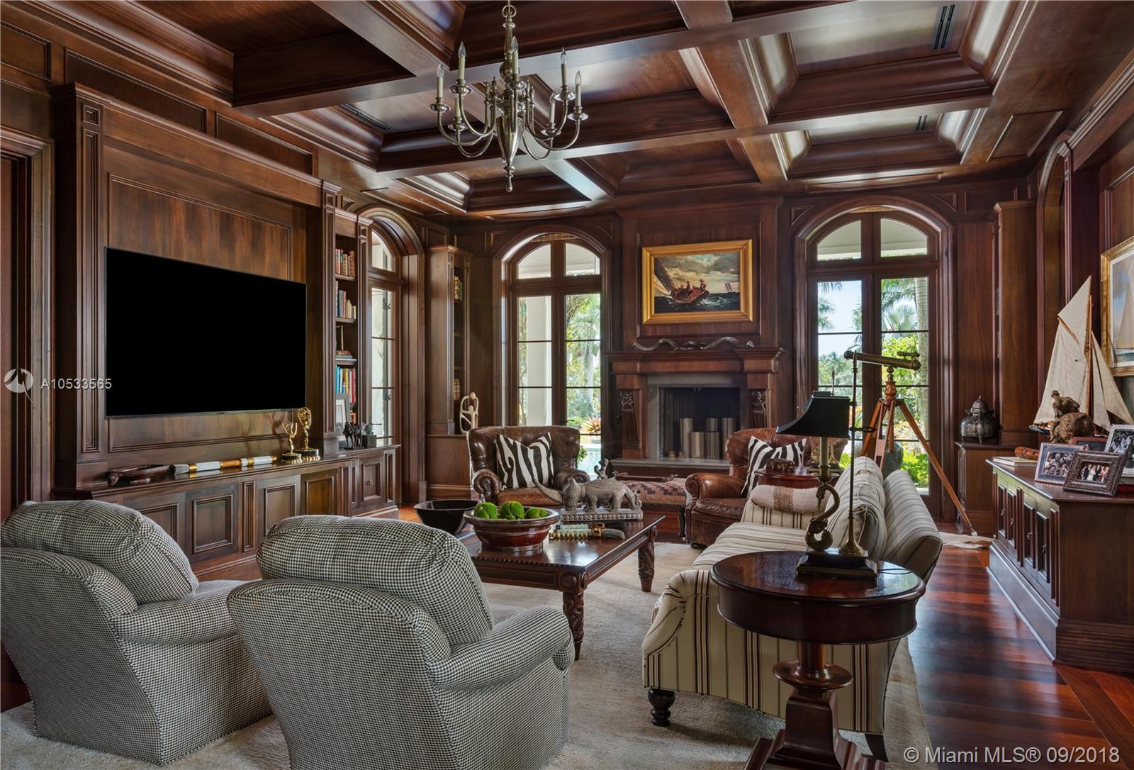 700 Casuarina Concourse Coral Gables, FL 33143 - Photo 12 of 36