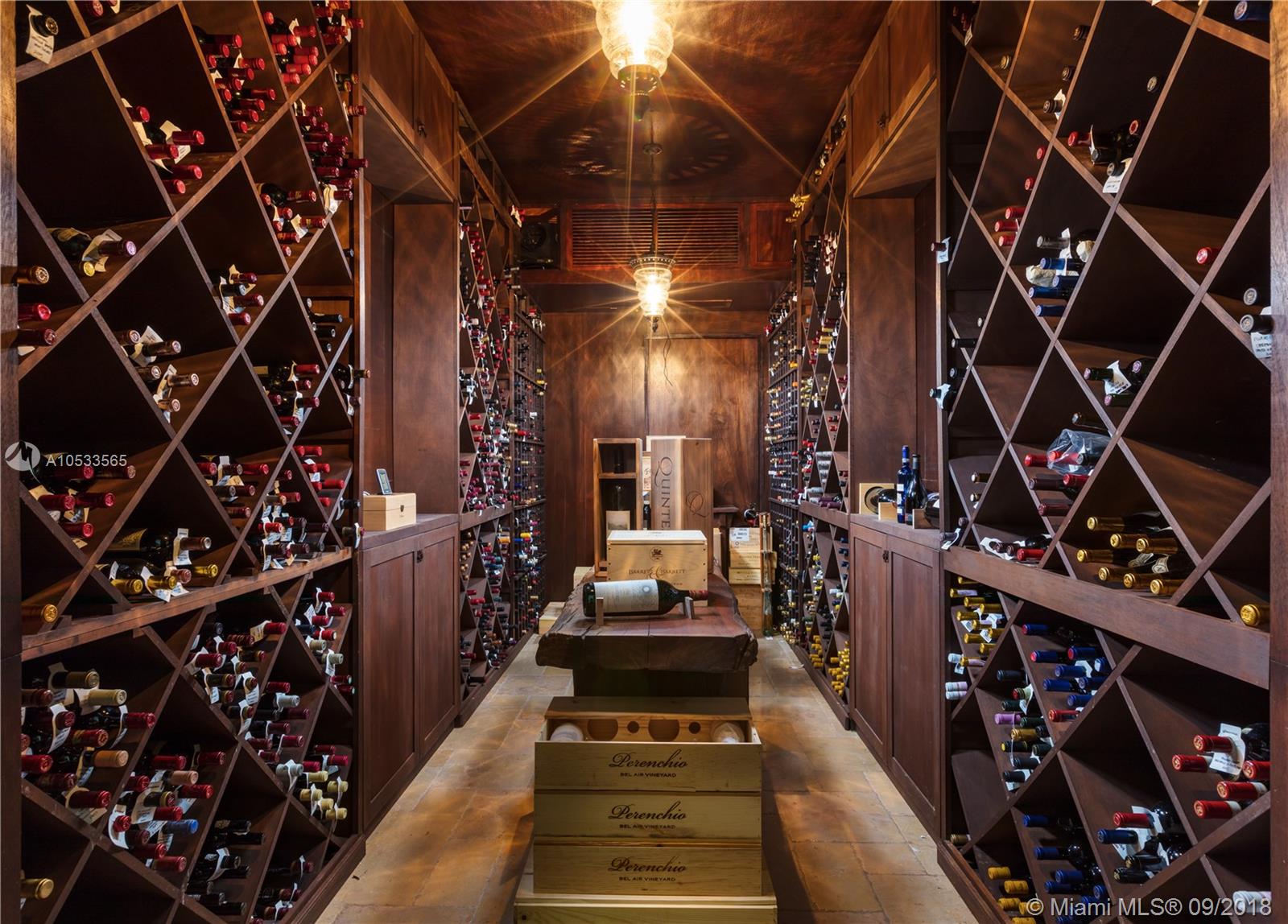 700 Casuarina Concourse Coral Gables, FL 33143 - Photo 13 of 36