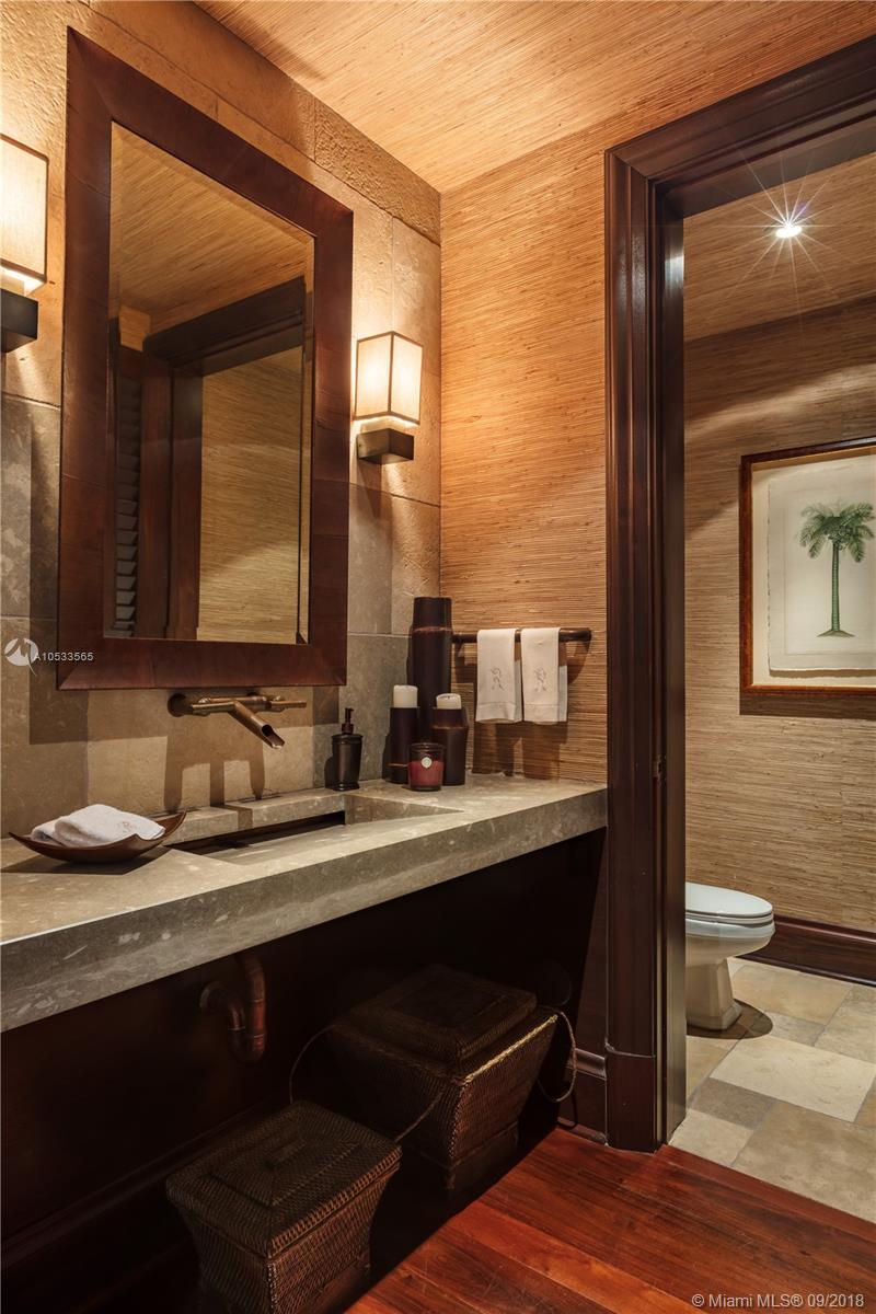 700 Casuarina Concourse Coral Gables, FL 33143 - Photo 14 of 36