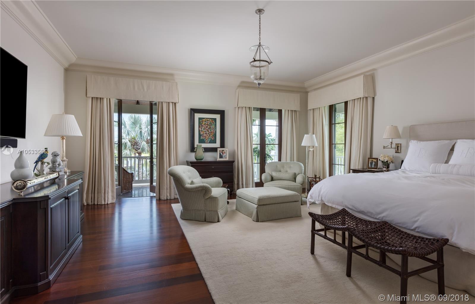 700 Casuarina Concourse Coral Gables, FL 33143 - Photo 17 of 36