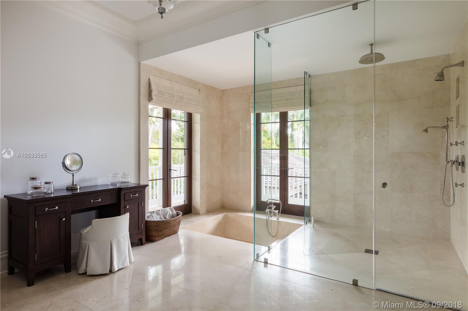 700 Casuarina Concourse Coral Gables, FL 33143 - Photo 18 of 36