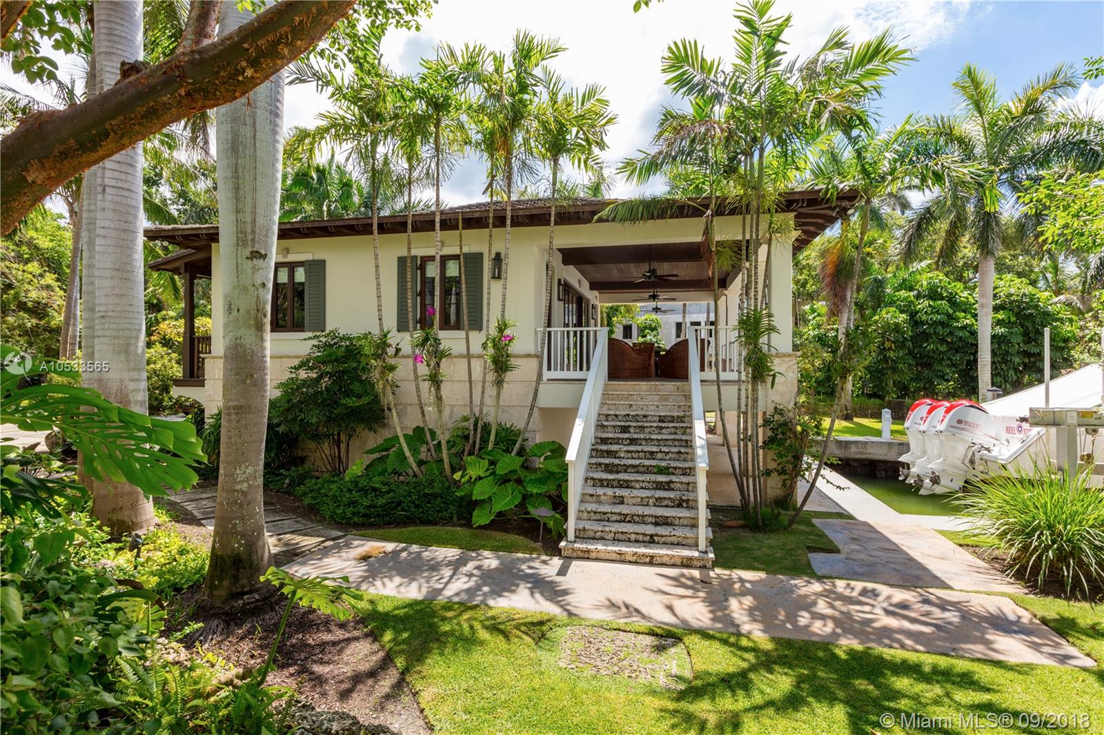 700 Casuarina Concourse Coral Gables, FL 33143 - Photo 23 of 36