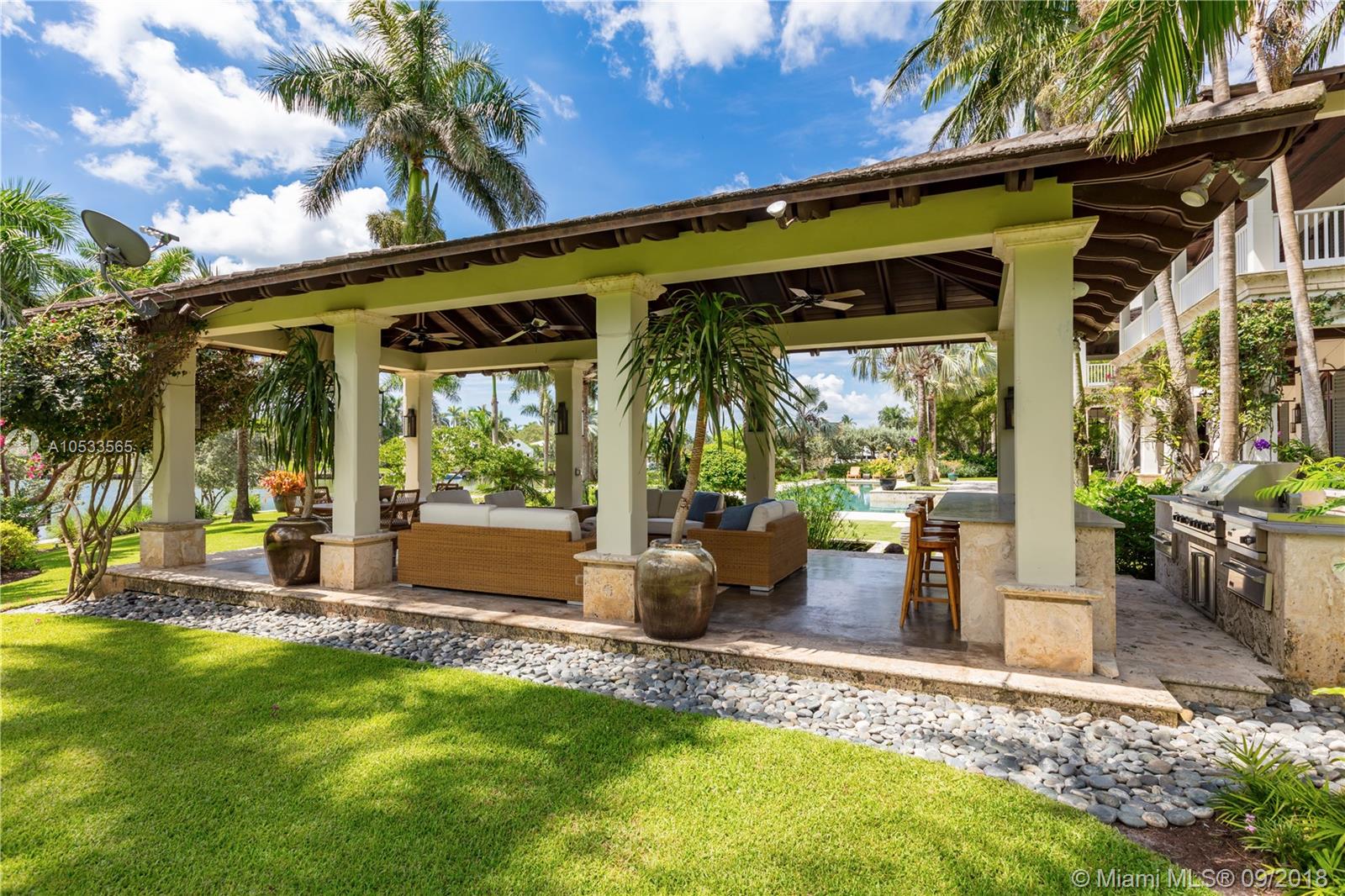 700 Casuarina Concourse Coral Gables, FL 33143 - Photo 30 of 36