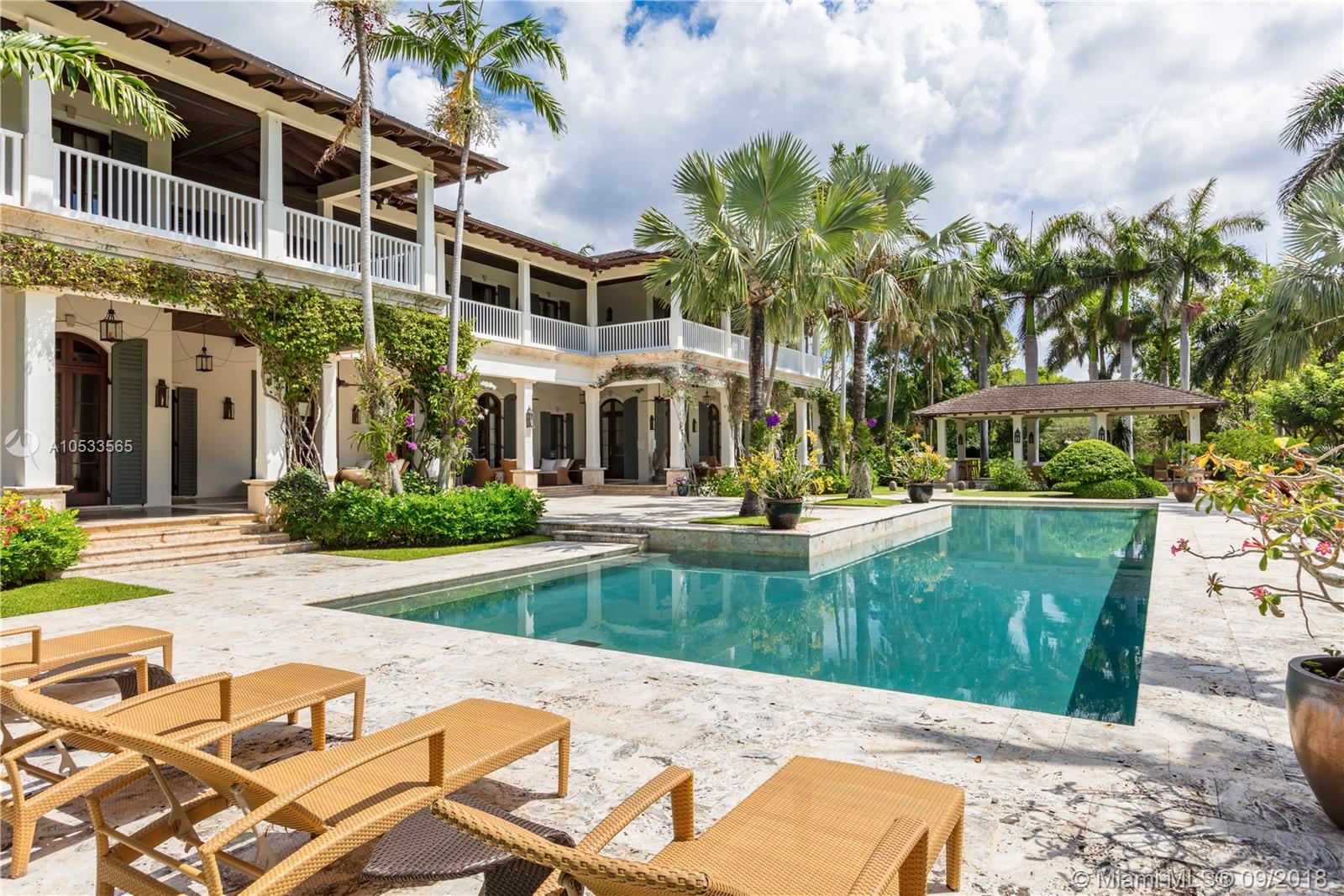 700 Casuarina Concourse Coral Gables, FL 33143 - Photo 5 of 36