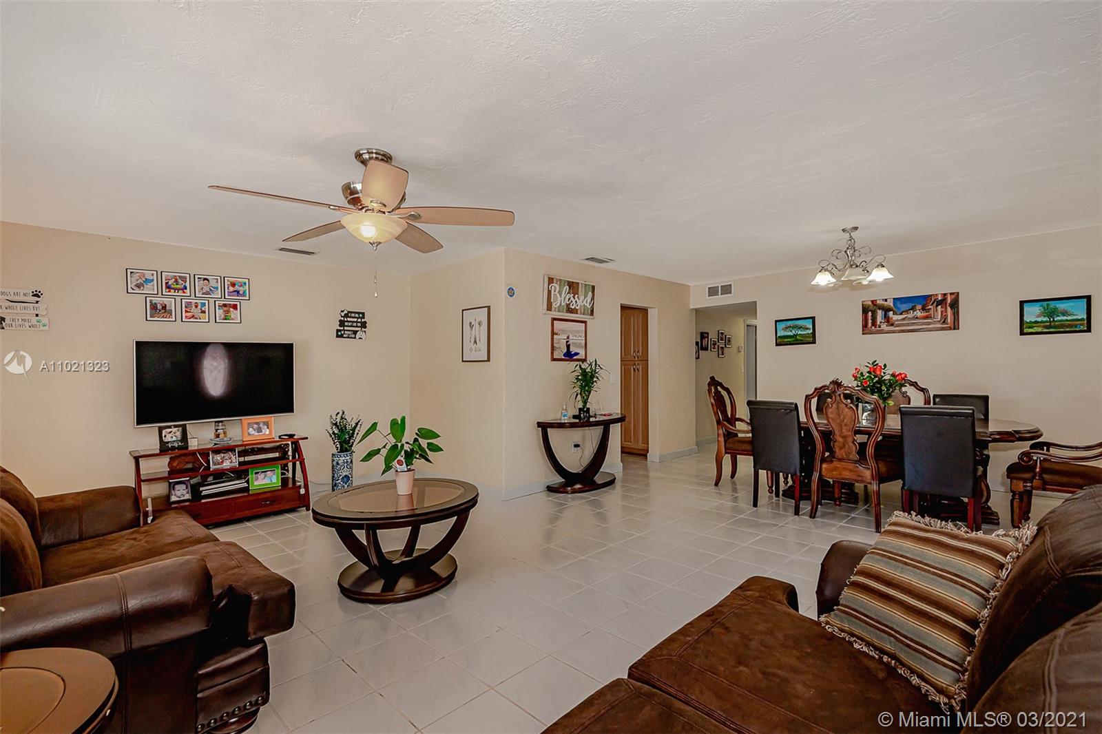19210 Southwest 93rd Road Cutler Bay, FL 33157 - Photo 2 of 32