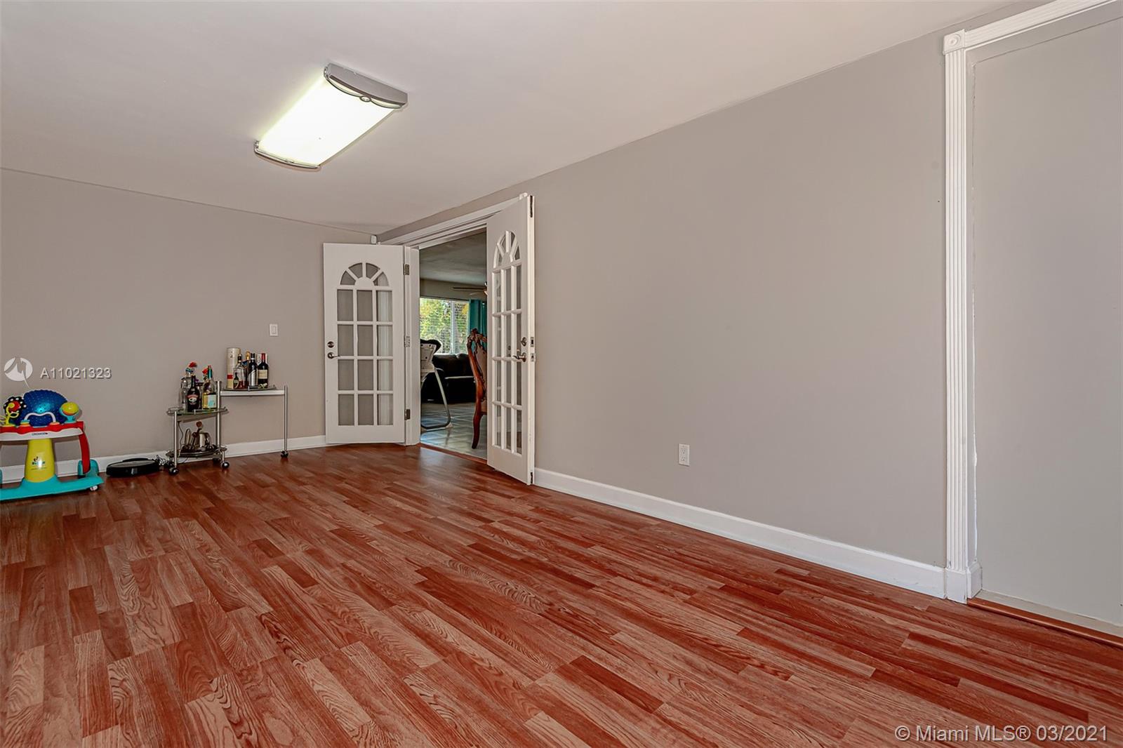 19210 Southwest 93rd Road Cutler Bay, FL 33157 - Photo 13 of 32