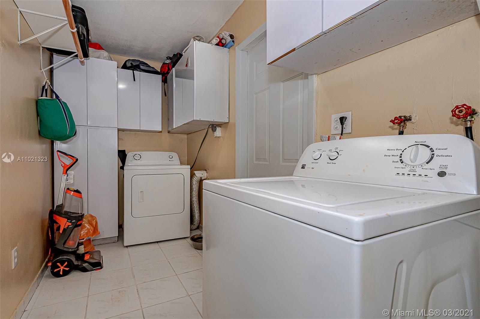19210 Southwest 93rd Road Cutler Bay, FL 33157 - Photo 25 of 32
