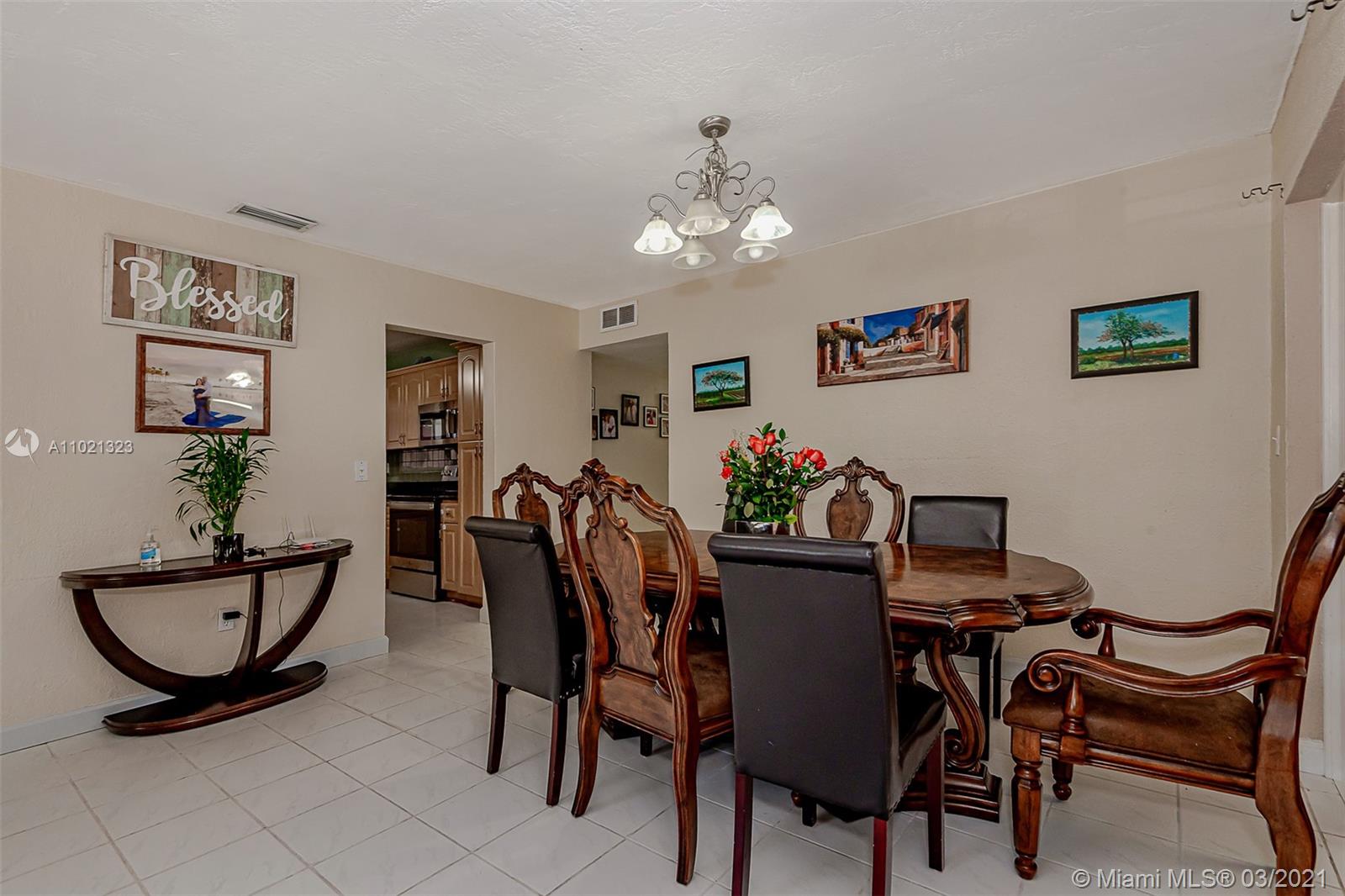 19210 Southwest 93rd Road Cutler Bay, FL 33157 - Photo 5 of 32