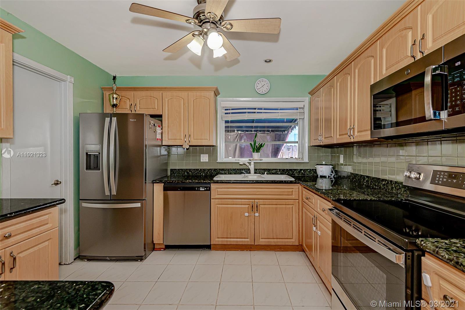 19210 Southwest 93rd Road Cutler Bay, FL 33157 - Photo 8 of 32
