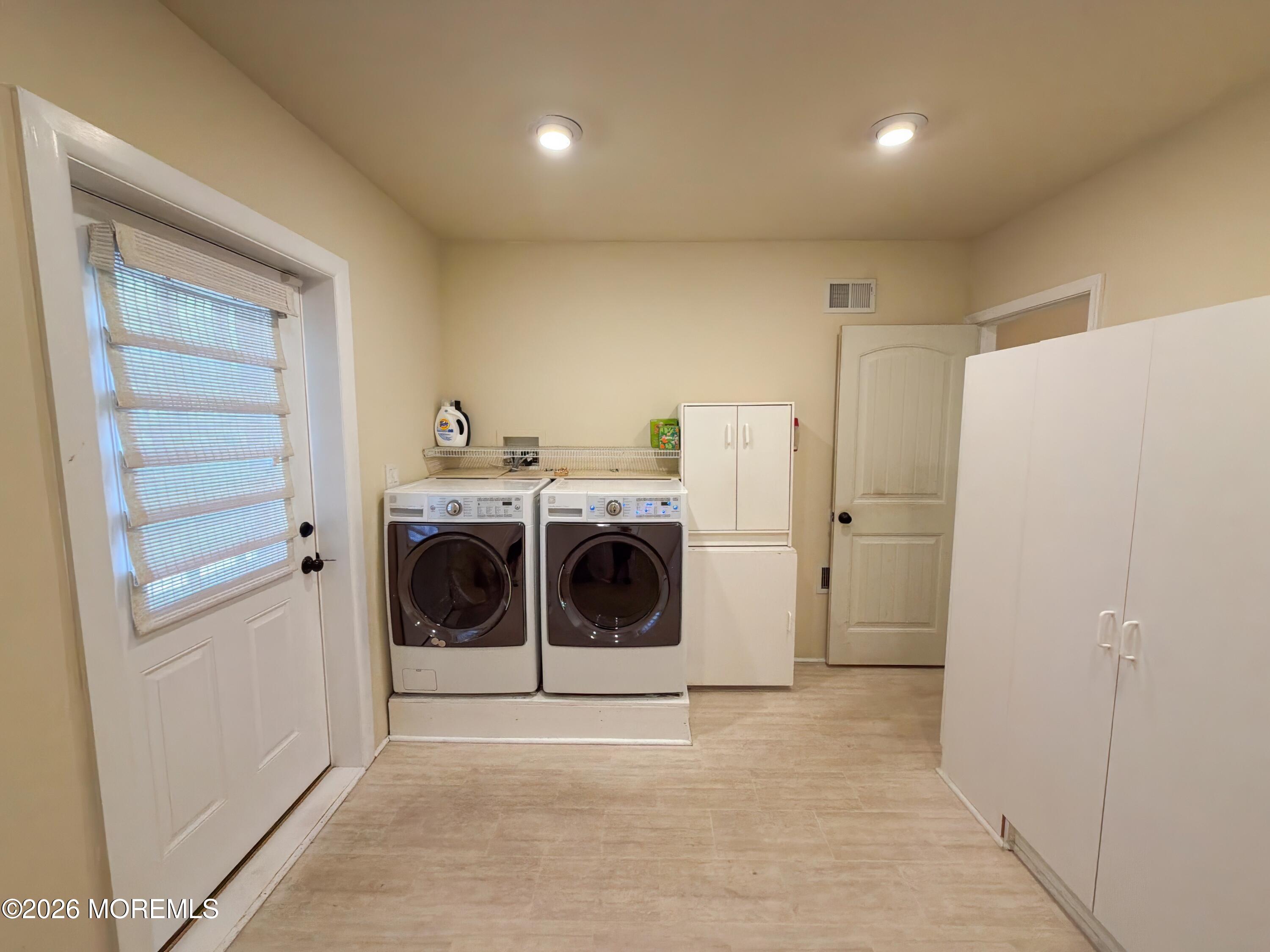 4 Glen Road Howell, NJ 07731 - Photo 28 of 48 4 Glen Rd Laundry Room