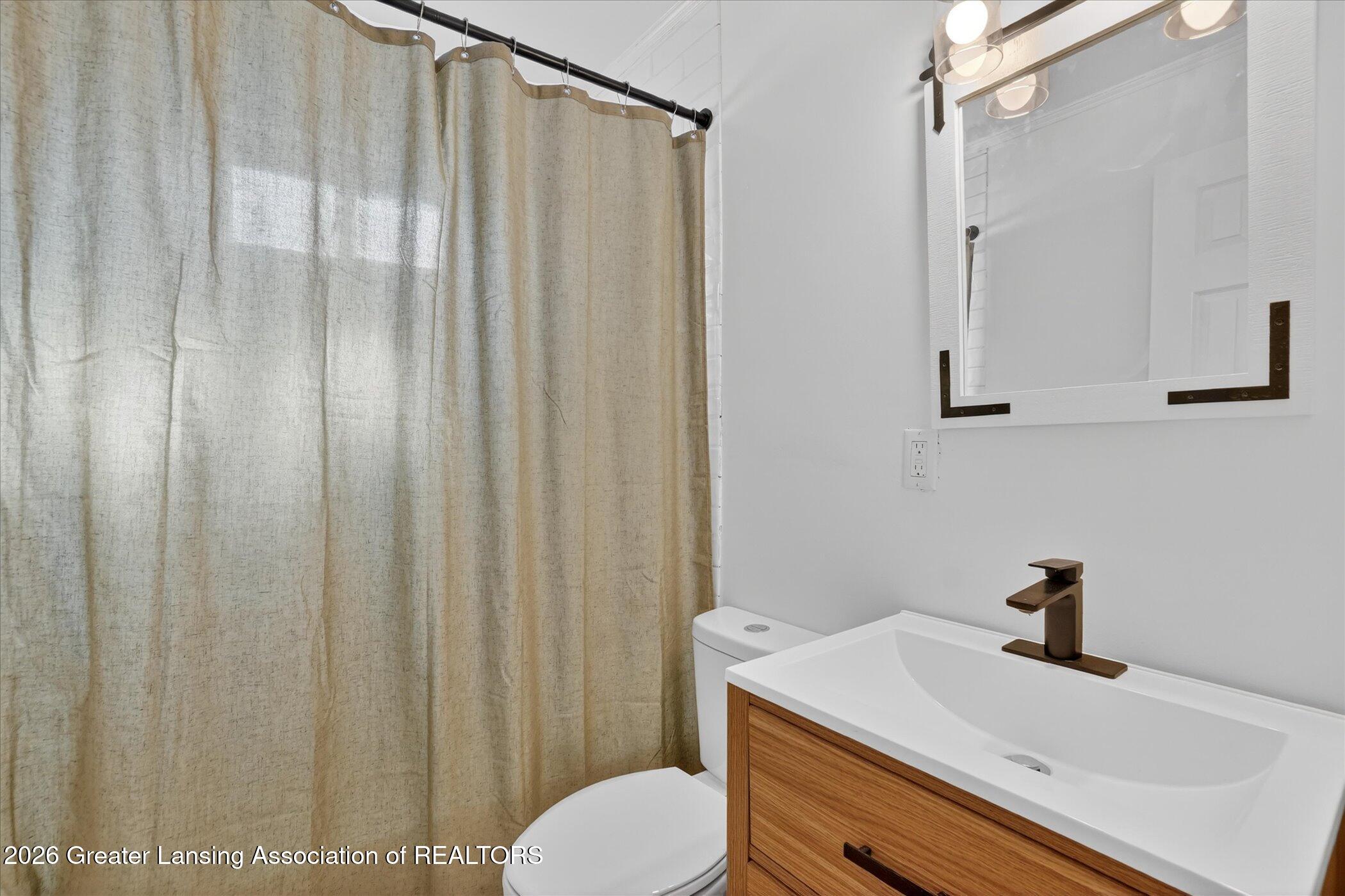 5902 Haag Road Lansing, MI 48911 - Photo 20 of 39 20-5902-Haag-Rd-Lansing-MI-48911-WindowS