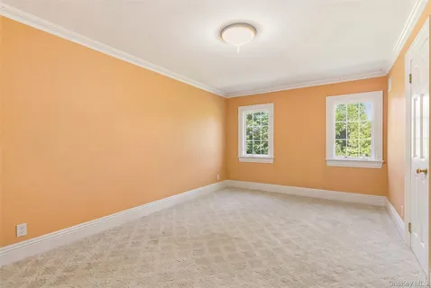 $4,345,000 | 2 Shore Drive, Manhasset, NY 11030