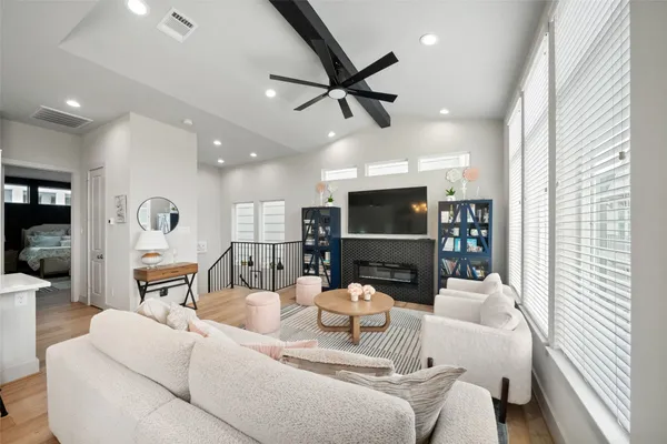 $365,000 | 5237 Hillman Street, Unit D, Houston, TX 77023