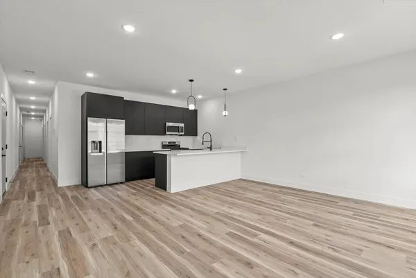 $2,550 | 6538 South Rhodes Avenue, Unit 2, Chicago, IL 60637